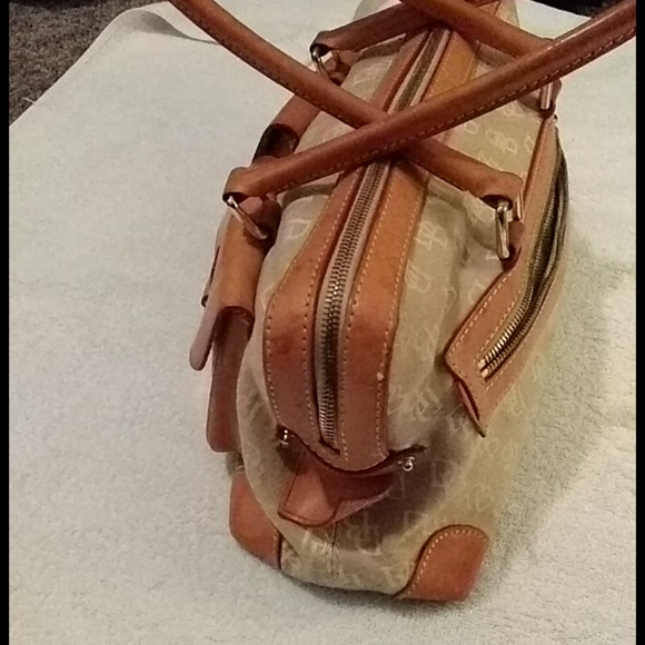 Dooney and bourke Handbag Tan/Beige.  Medium - Picture 3 of 7